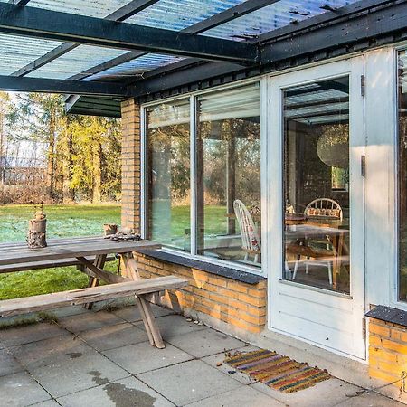 2 Person Holiday Home In Tarm Fjerbæk Buitenkant foto